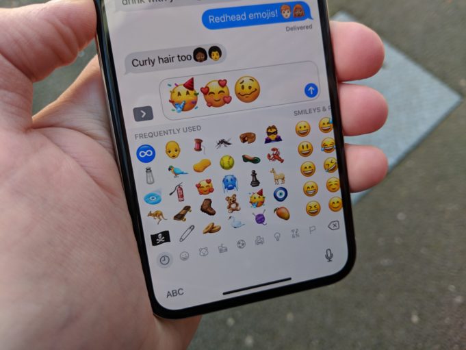 iOS 12.1 pro vývojáře má 70 nových emoji