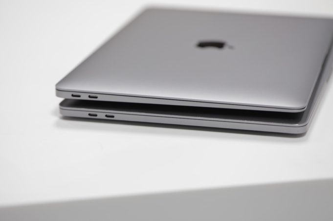 Apple nabízí program opravy logické desky MacBook Air 2018