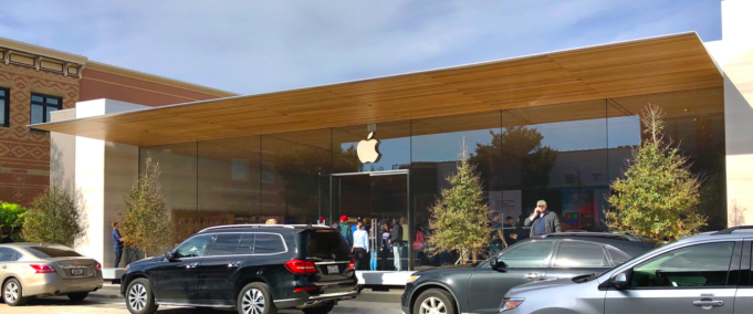 Apple znovu otevřel Apple Southlake Town Square v Texasu
