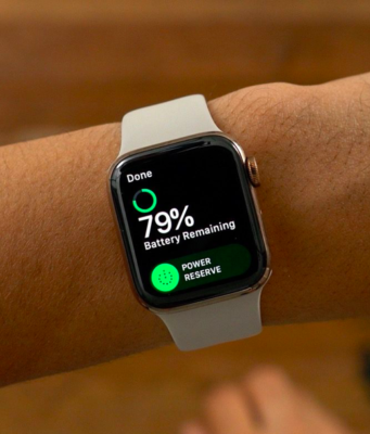Apple vydal aktualizaci watchOS 5.1.1, která opravuje problém zamrzlých Apple Watch