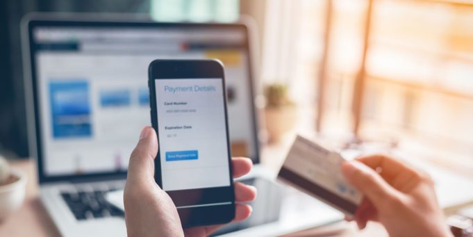 Poprvé byla většina online nákupů na Den díkůvzdání provedena na telefonech