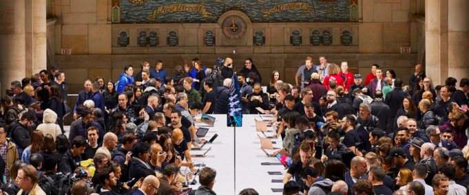 Pět věcí, které jsme očekávali na říjnové události, ale nakonec nebyly představeny