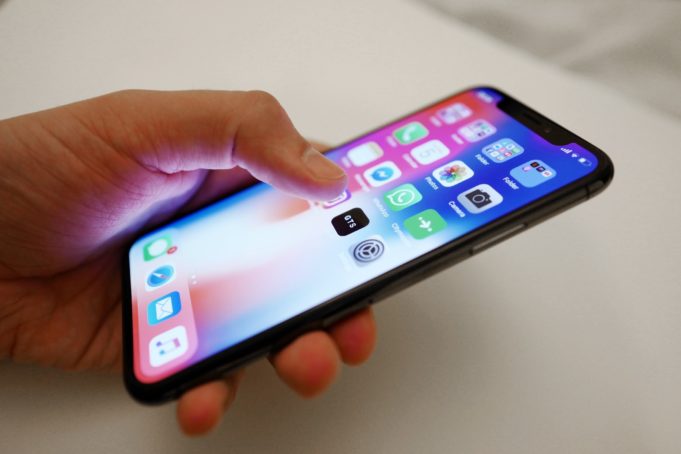 V USA vybuchl iPhone X poté co byl aktualizován na iOS 12.1