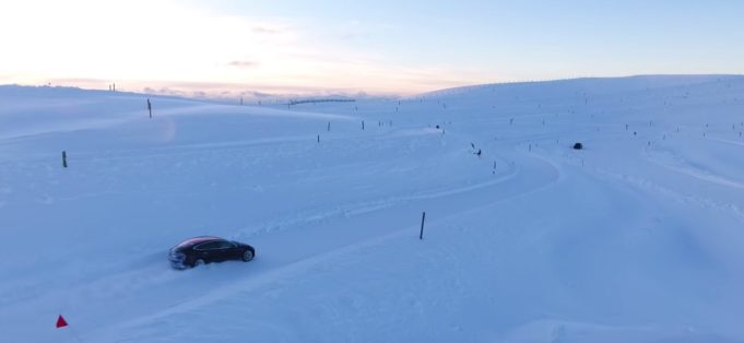 TeslaNovinky.cz – Tesla zveřejnila několik záběrů z testování vozu Model 3 v zimních podmínkách