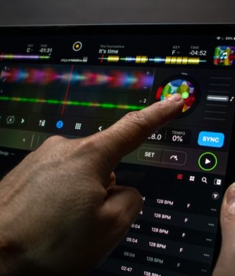 djay 3 pro iOS je nově i v předplatném s integrací iTunes a Spotify