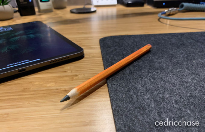 Uživatel Redditu Cedric Chase změnil svoji Apple Pencil, aby vypadala jako obyčejná tužka