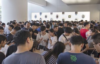 Největší problém v Apple Store, je to, že jsou velmi přeplněné, což kazí zážitek z nakupování
