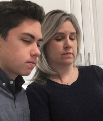 Grant Thompson sdělil, jak objevil chybu ve funkci skupinové volání ve FaceTime