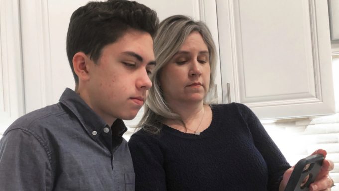 Grant Thompson sdělil, jak objevil chybu ve funkci skupinové volání ve FaceTime