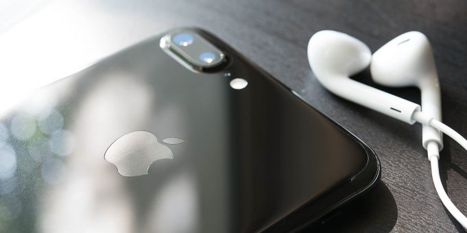 Právní bitva mezi společnostmi Qualcomm a Apple stále pokračuje