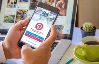 Pinterest obsahuje novou funkci, která vám umožní vyzkoušet, jak by vypadal nábytek u vás doma