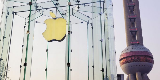 Dodávky smartphonů v Číně jsou během února meziročně o 19,9 % nižší a dosáhly šestiletého minima.