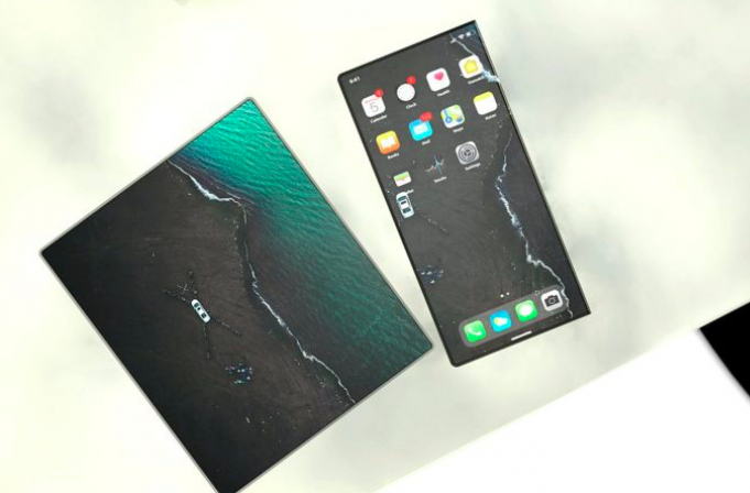 Koncept – Podívejte se, jak by mohl vypadat skládací iPhone