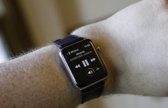 Návod – Jak deaktivovat automatické přehrávání na Apple Watch