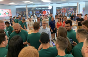 Tim Cook navštívil šestnáctiletého stážistu, který se zúčastní WWDC