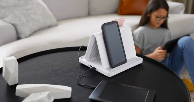 Společnost Spansive představila novou bezdrátovou nabíječku pro iPhone