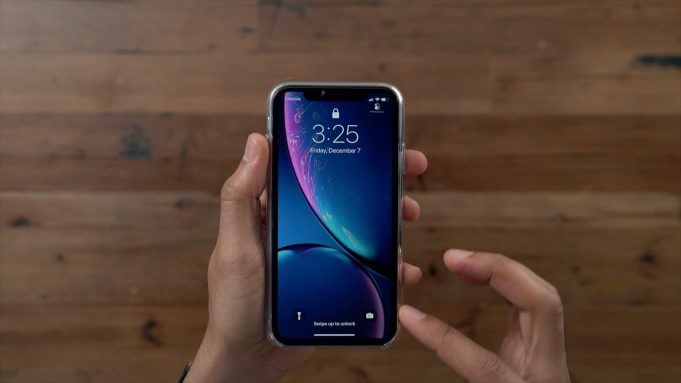 Nová studie uvádí, že Apple přeceňuje životnost baterií svých zařízení