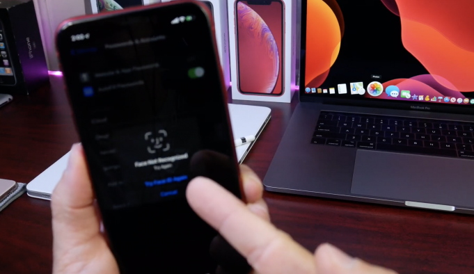 iOS 13 obsahuje chybu, díky které každý zobrazí vaše uložená hesla