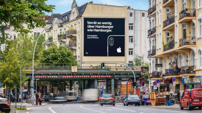 Apple v Německu propaguje bezpečnost iPhonů