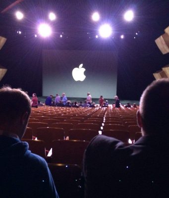 Legendární Flint centrum, kde Steve Jobs představil první Macintosh se bude bourat