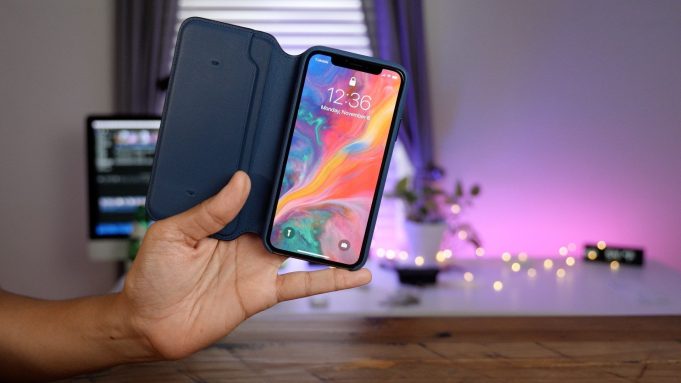 Jak nastavit automatické zamykání a odemykání iPhonu s Folio pozdrem