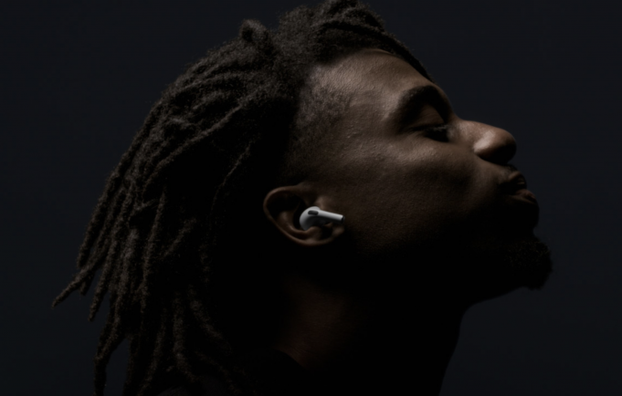 Známe cenu, za jakou vám vymění rozbité sluchátka AirPods Pro