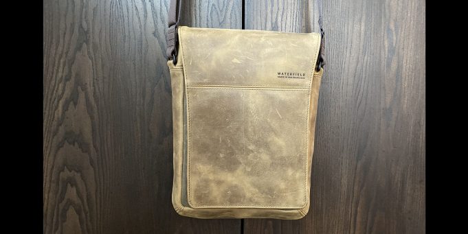 Waterfield Muzetto je nádherná a praktická taška pro váš iPad nebo MacBook