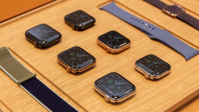 Díky Apple Watch Studio si můžete vybrat z 1 000 různých kombinací