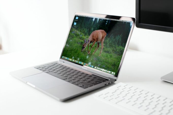 Návod – Jak nastavit fotografii jako tapetu na iPhonu, iPadu nebo Macu