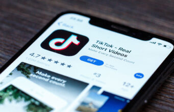 Aplikace TikTok obsahuje novou kartu, která rekapituluje rok 2020