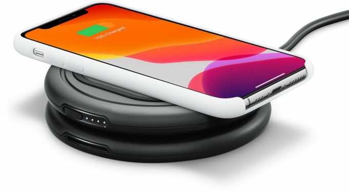 Apple začal prodávat nové bezdrátové nabíječky, powerbanky a další produkty