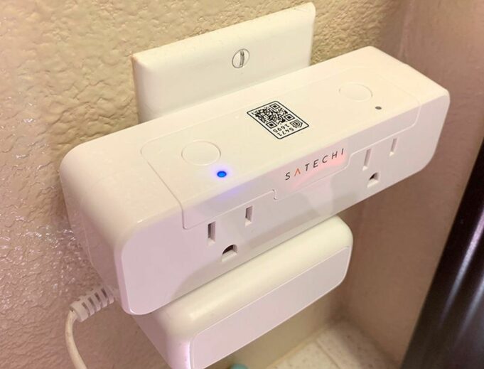 Zásuvka Dual Smart Outlet s podporou HomeKit promění vaše zařízení na inteligentní