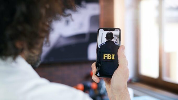 Apple, FBI a boj o data uživatelů