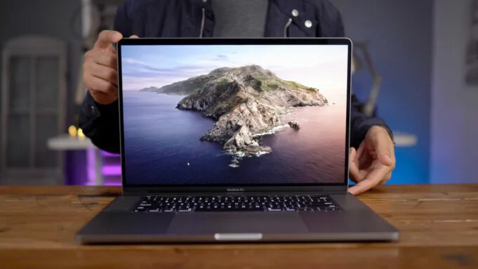Nový 13palcový MacBook Pro by mohl být vydán již v květnu