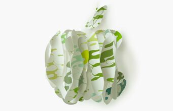 Akcie Apple se v úterý vyšplhaly na rekordní maximum 343,99 dolarů