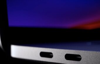 DisplayPort 2.0 je kompatibilní s USB 4, 2x 8K displej nebo jeden 16K displej