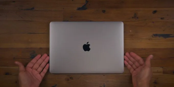 Nový MacBook Pro s mini-LED displejem může být vydán později, než se očekávalo