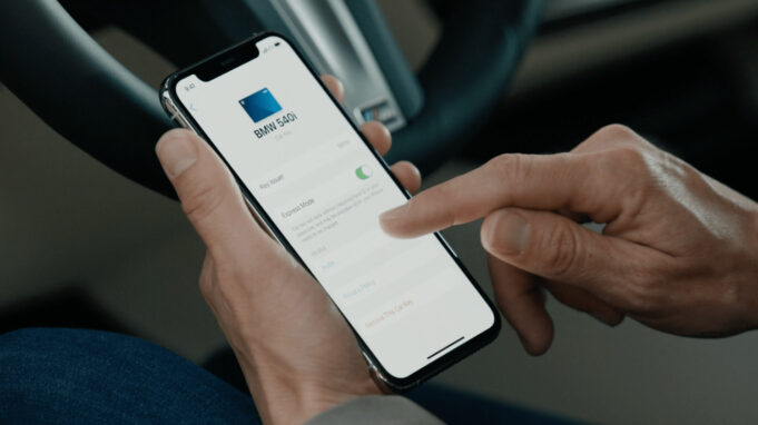 Společnost BMW dnes přidala podporu CarKey do své aplikace BMW Connected