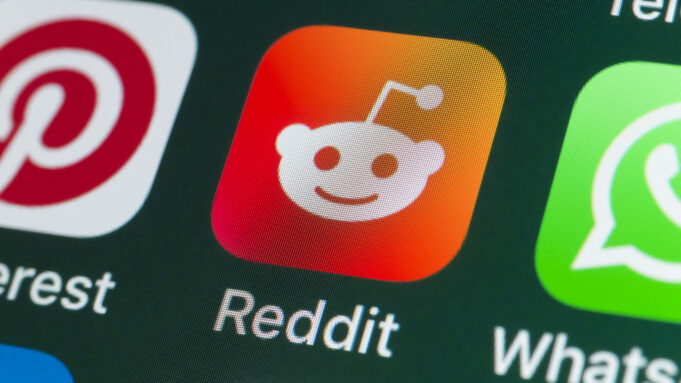 Reddit nyní obsahuje rekapitulaci roku 2021 s nejlepšími momenty a diskusemi