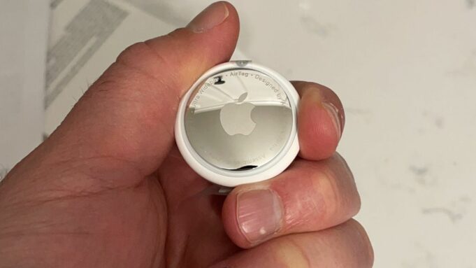 Návod – Jak lokalizovat AirTag v aplikaci Najít na iPhonu