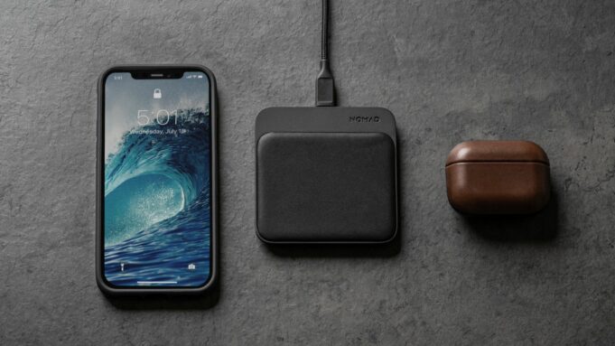 Nomad představil novou bezdrátovou nabíječku Base Station Mini