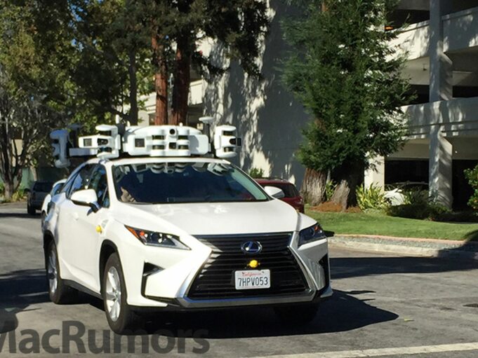 V srpnu došlo k dvěma drobným nehodám samoříditelných vozů Apple