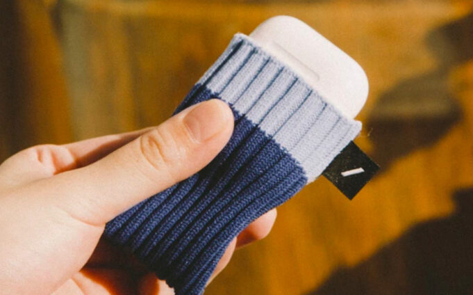 Společnost Native Union vydala nová pouzdra pro AirPods vytvořené podle pouzdra iPod Sock