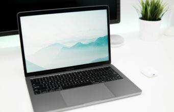 Návod – Jak zobrazit procento baterie v řádku nabídek v systému macOS