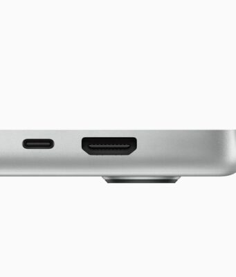 MacBooky Pro obsahují slot pro SD kartu, který umožňuje rychlost čtení a zápisu až 312 MB/s