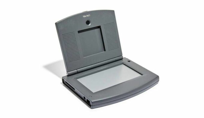 Společnost Bonhams bude 3. listopadu dražit několik vzácných prototypů zařízení Apple