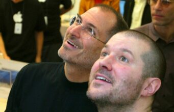 Bývalý šéf designu Apple Jony Ive zavzpomínal na svého přítele a kolegu Steva Jobse