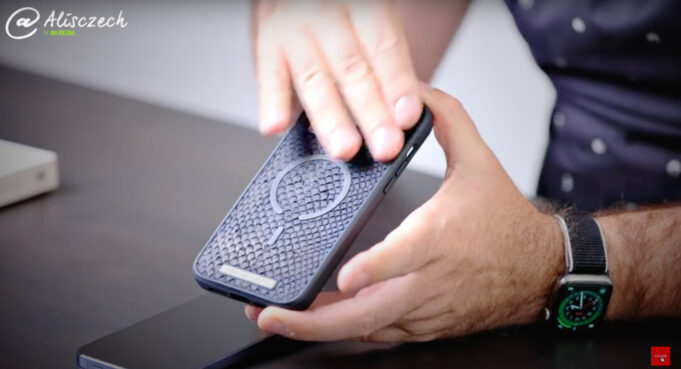 Jan Březina – Recenze pouzder na iPhone Njord z lososové kůže