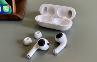 Návod – Jak vyčistit špinavé AirPods Pro a nabíjecí pouzdro