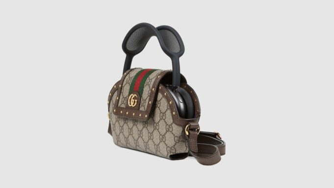 Gucci představil luxusní pouzdro navržené pro AirPods Max